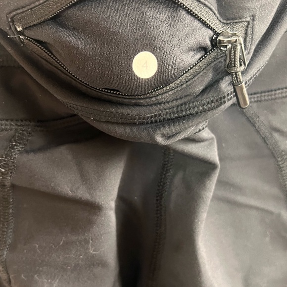 Lululemon Solid Black Wunder Under Cropped Leggings - Picture 4 of 5